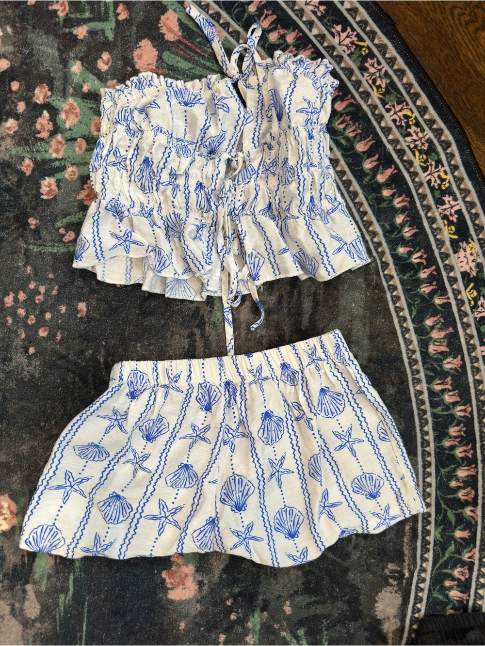 Blue & White Shell Print Women’s Shorts and strapless top set.
